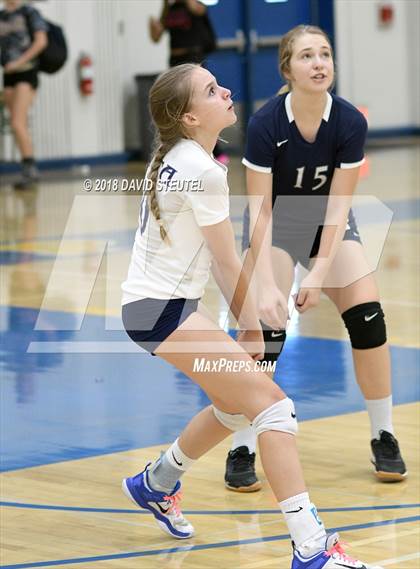 Thumbnail 1 in Vista del Lago @ Del Campo photogallery.