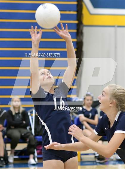 Thumbnail 1 in Vista del Lago @ Del Campo photogallery.