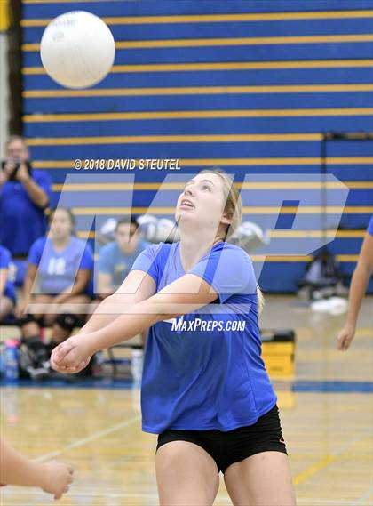 Thumbnail 1 in Vista del Lago @ Del Campo photogallery.