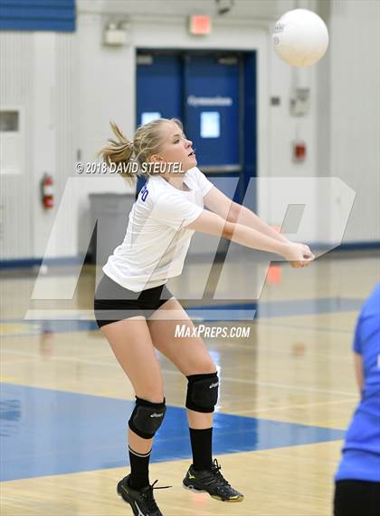 Thumbnail 2 in Vista del Lago @ Del Campo photogallery.