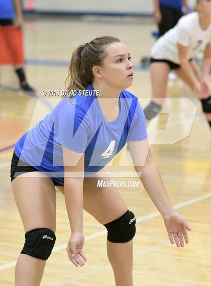 Thumbnail 1 in Vista del Lago @ Del Campo photogallery.