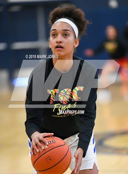 Thumbnail 2 in Elizabeth Seton vs. Windward (Nike Tournament of Champions)  photogallery.