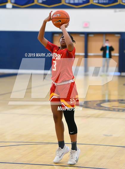 Thumbnail 3 in Elizabeth Seton vs. Windward (Nike Tournament of Champions)  photogallery.