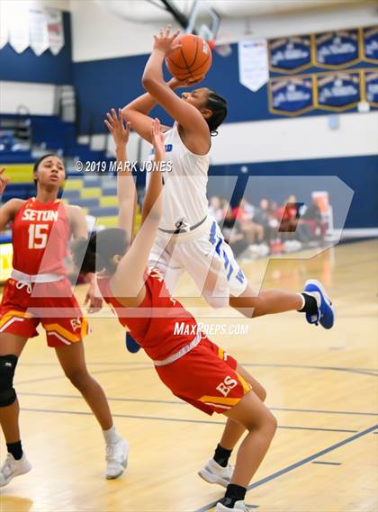 Thumbnail 3 in Elizabeth Seton vs. Windward (Nike Tournament of Champions)  photogallery.