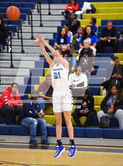 Thumbnail 2 in Elizabeth Seton vs. Windward (Nike Tournament of Champions)  photogallery.