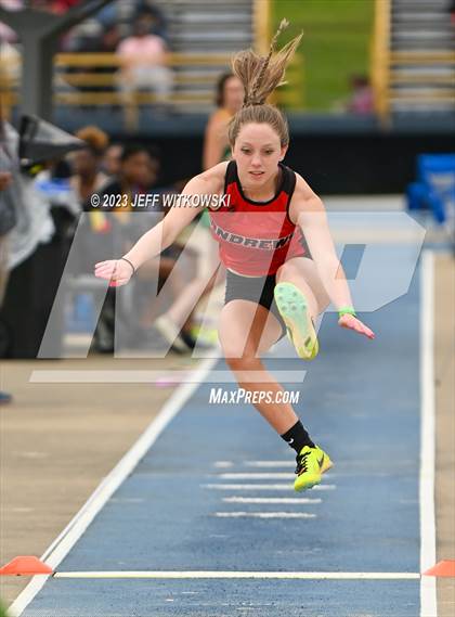 Thumbnail 2 in NCHSAA 1A State Track & Field Championship photogallery.