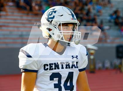 Thumbnail 2 in Central Catholic vs. Holy Cross photogallery.