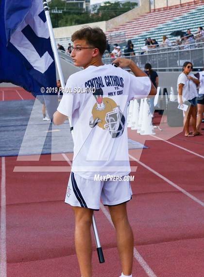 Thumbnail 2 in Central Catholic vs. Holy Cross photogallery.