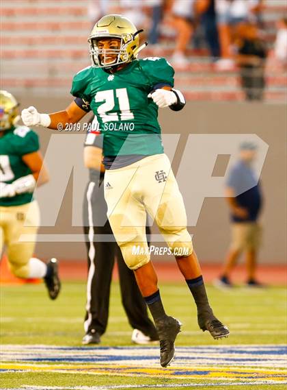 Thumbnail 2 in Central Catholic vs. Holy Cross photogallery.