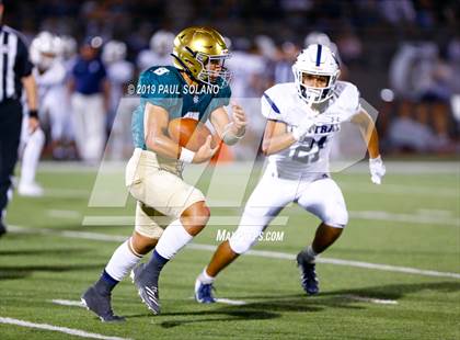 Thumbnail 2 in Central Catholic vs. Holy Cross photogallery.
