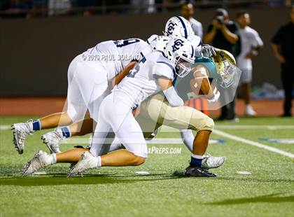 Thumbnail 2 in Central Catholic vs. Holy Cross photogallery.