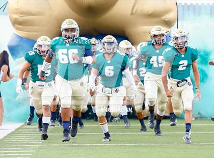Thumbnail 2 in Central Catholic vs. Holy Cross photogallery.