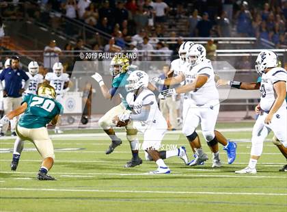 Thumbnail 2 in Central Catholic vs. Holy Cross photogallery.
