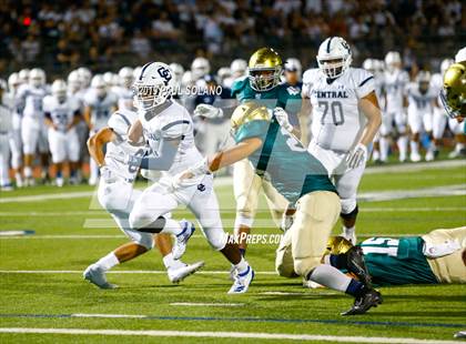 Thumbnail 2 in Central Catholic vs. Holy Cross photogallery.