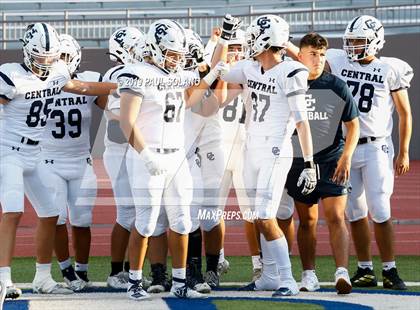 Thumbnail 1 in Central Catholic vs. Holy Cross photogallery.