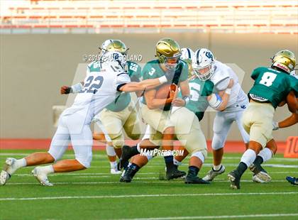 Thumbnail 2 in Central Catholic vs. Holy Cross photogallery.