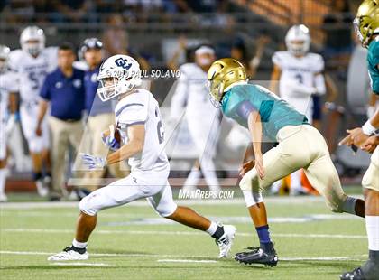 Thumbnail 3 in Central Catholic vs. Holy Cross photogallery.
