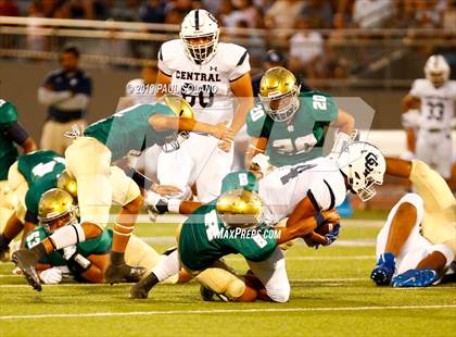 Thumbnail 2 in Central Catholic vs. Holy Cross photogallery.