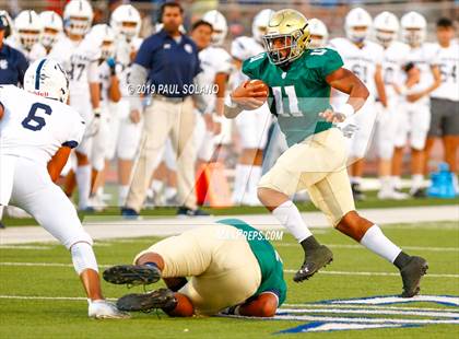 Thumbnail 3 in Central Catholic vs. Holy Cross photogallery.