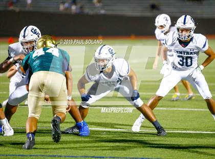 Thumbnail 1 in Central Catholic vs. Holy Cross photogallery.
