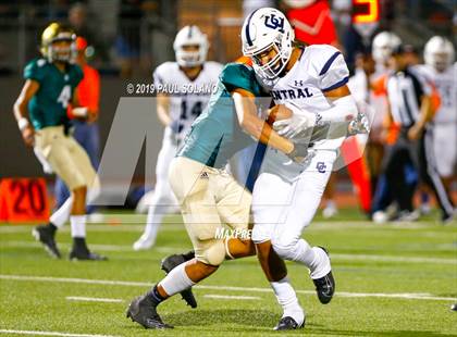 Thumbnail 3 in Central Catholic vs. Holy Cross photogallery.