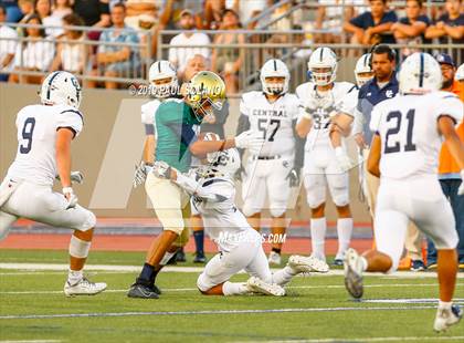 Thumbnail 3 in Central Catholic vs. Holy Cross photogallery.