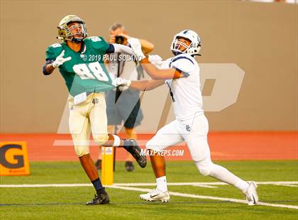 Thumbnail 3 in Central Catholic vs. Holy Cross photogallery.
