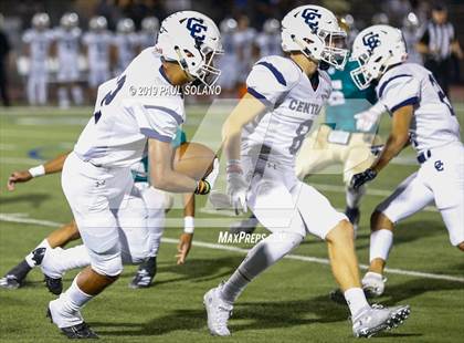 Thumbnail 3 in Central Catholic vs. Holy Cross photogallery.