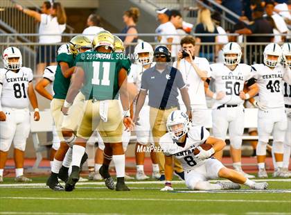 Thumbnail 3 in Central Catholic vs. Holy Cross photogallery.