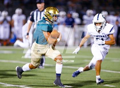 Thumbnail 1 in Central Catholic vs. Holy Cross photogallery.