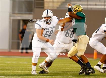Thumbnail 1 in Central Catholic vs. Holy Cross photogallery.