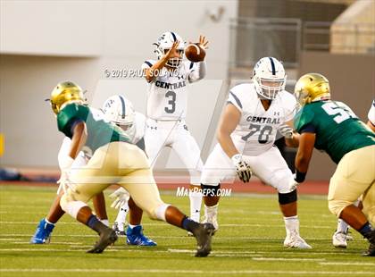 Thumbnail 1 in Central Catholic vs. Holy Cross photogallery.