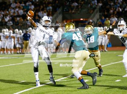 Thumbnail 2 in Central Catholic vs. Holy Cross photogallery.