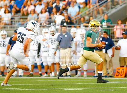 Thumbnail 3 in Central Catholic vs. Holy Cross photogallery.