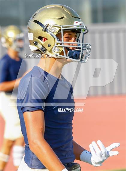 Thumbnail 2 in Central Catholic vs. Holy Cross photogallery.
