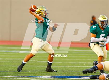 Thumbnail 3 in Central Catholic vs. Holy Cross photogallery.