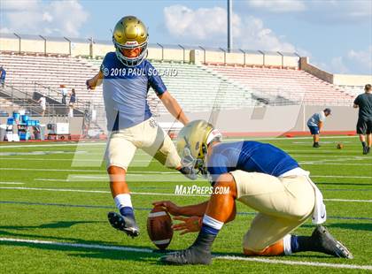 Thumbnail 1 in Central Catholic vs. Holy Cross photogallery.