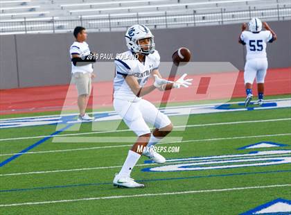 Thumbnail 1 in Central Catholic vs. Holy Cross photogallery.