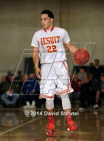 Thumbnail 2 in St. Mary's vs. Jesuit (Father Barry Christmas Classic) photogallery.