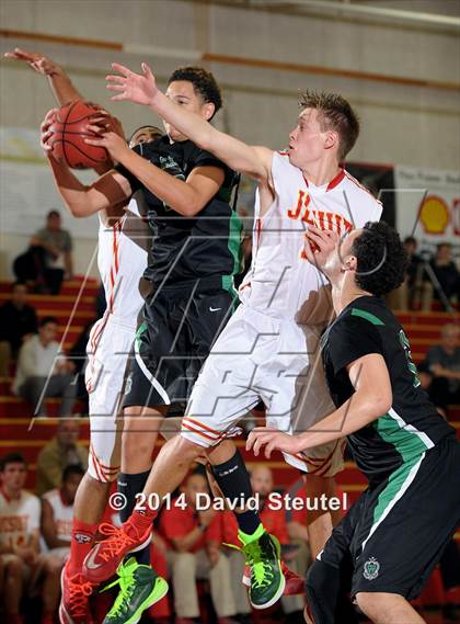 Thumbnail 3 in St. Mary's vs. Jesuit (Father Barry Christmas Classic) photogallery.