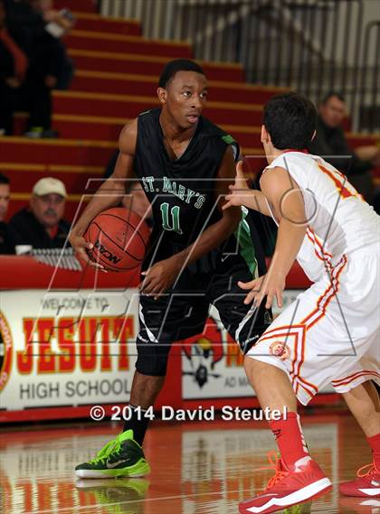 Thumbnail 3 in St. Mary's vs. Jesuit (Father Barry Christmas Classic) photogallery.