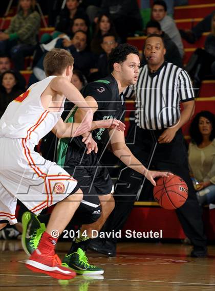 Thumbnail 1 in St. Mary's vs. Jesuit (Father Barry Christmas Classic) photogallery.