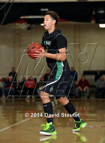 Thumbnail 3 in St. Mary's vs. Jesuit (Father Barry Christmas Classic) photogallery.