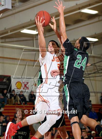 Thumbnail 3 in St. Mary's vs. Jesuit (Father Barry Christmas Classic) photogallery.