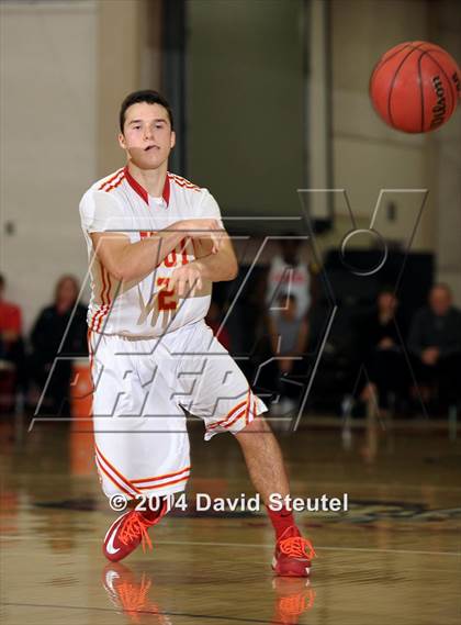 Thumbnail 1 in St. Mary's vs. Jesuit (Father Barry Christmas Classic) photogallery.