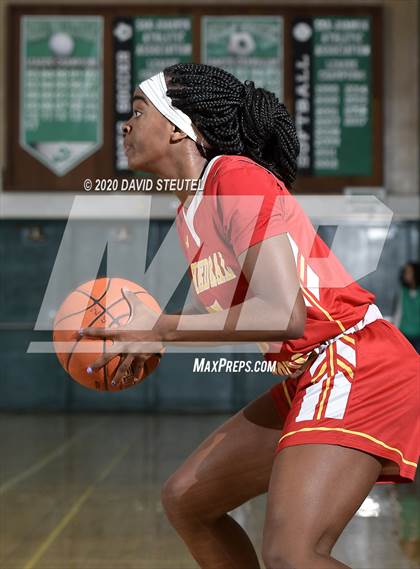 Thumbnail 3 in Cathedral Catholic vs. Perry (MLK Showcase) photogallery.