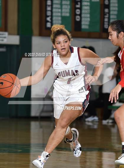 Thumbnail 2 in Cathedral Catholic vs. Perry (MLK Showcase) photogallery.