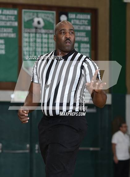 Thumbnail 1 in Cathedral Catholic vs. Perry (MLK Showcase) photogallery.