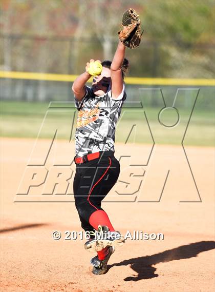 Thumbnail 3 in Sequoyah vs Grace Christian photogallery.