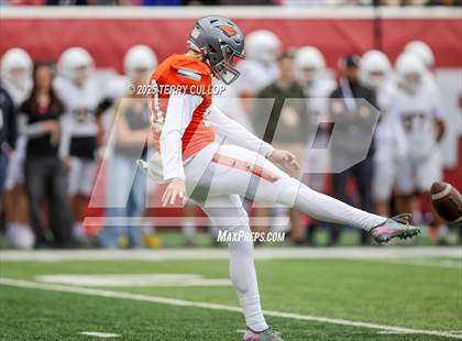 Thumbnail 3 in Lone Peak vs. Skyridge (UHSAA 6A Semi Final) photogallery.